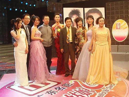 直接看呆，谁能拦住这不要命的“美”人