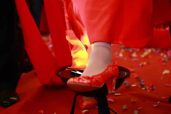 结婚怀孕该怎么计划,意外怀孕的结婚准备流程