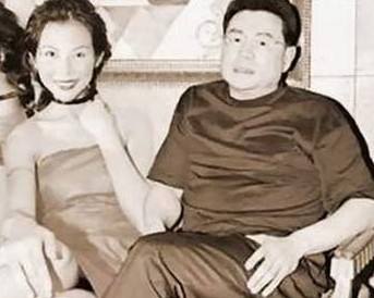 刘銮雄更爱李嘉欣还是蔡少芬,刘銮雄对女人有多舍得花钱