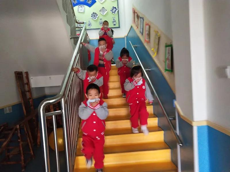 关于119防火的演练视频,119防火宣传日逃生视频