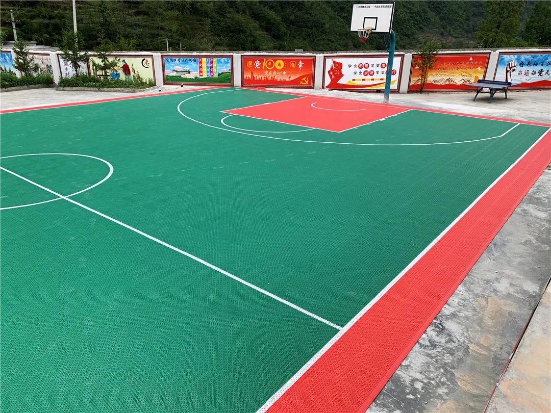 贵州每个村都有篮球场,赫章县灯光篮球场