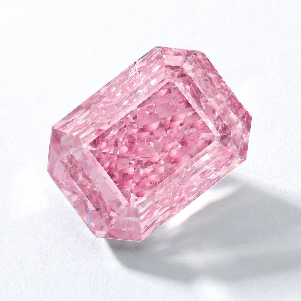 Sotheby’s香港珠宝秋拍，一颗10.64ct紫粉色钻石2000万美元成交