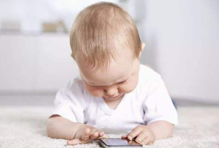 哺乳期宝宝长湿疹妈妈要关注什么,宝宝脸上长湿疹妈妈饮食关注什么