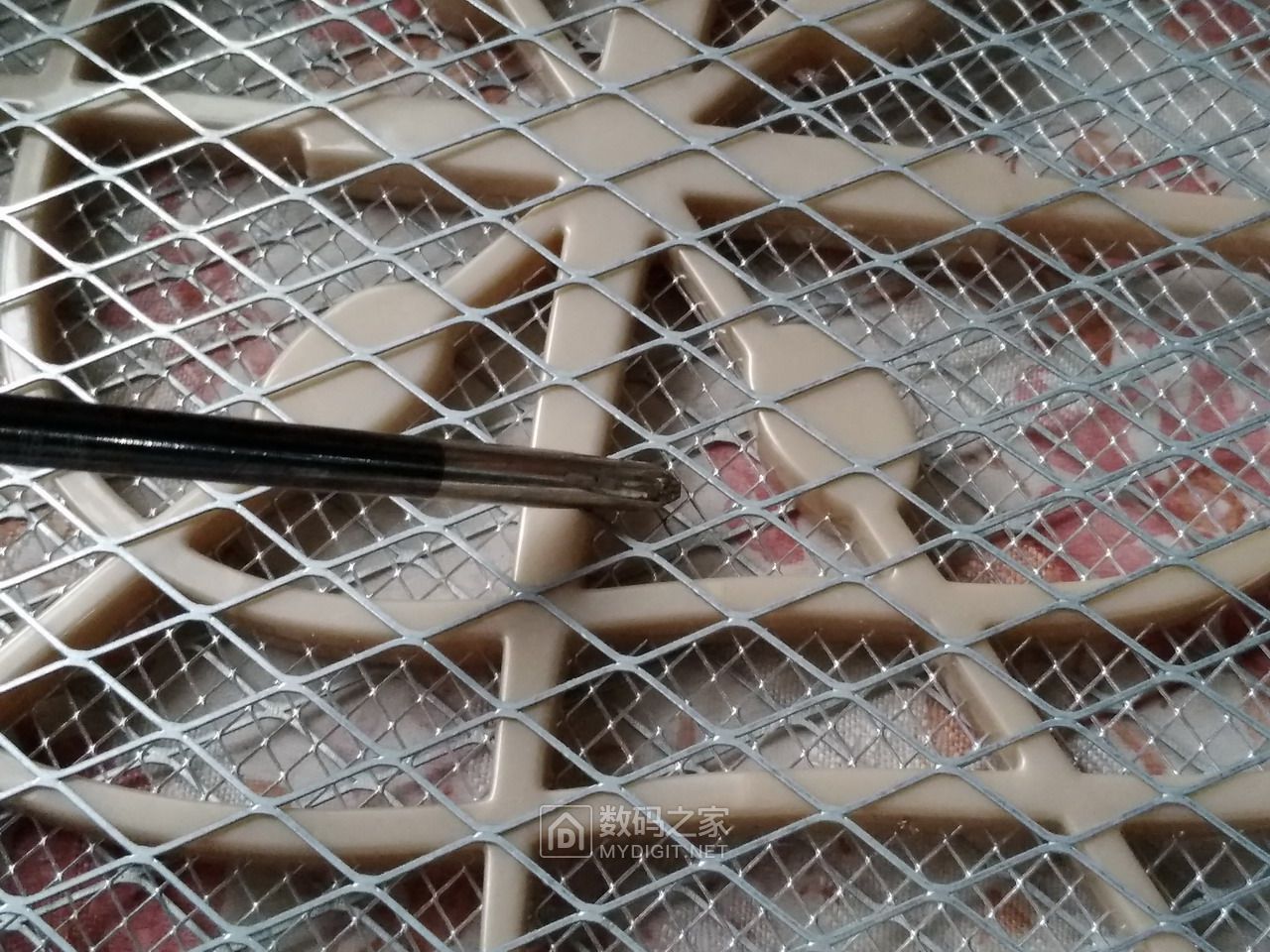 米尼电蚊拍拆机,电子灭蝇拍修理电路图