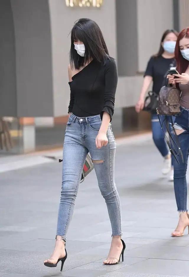 穿牛仔裤的小姐姐腰有多细,好身材牛仔裤小姐姐