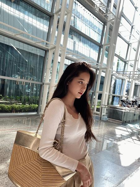 包包贵精不贵多！秋冬备好这3款“通勤包”，简约实用又有格调