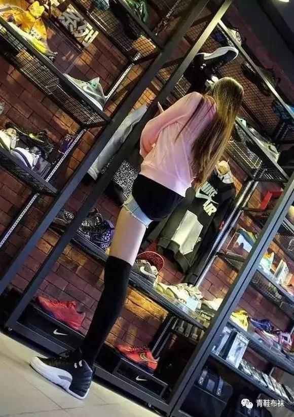 女生适合穿什么运动鞋跑步,矮个子女生穿什么运动鞋好看