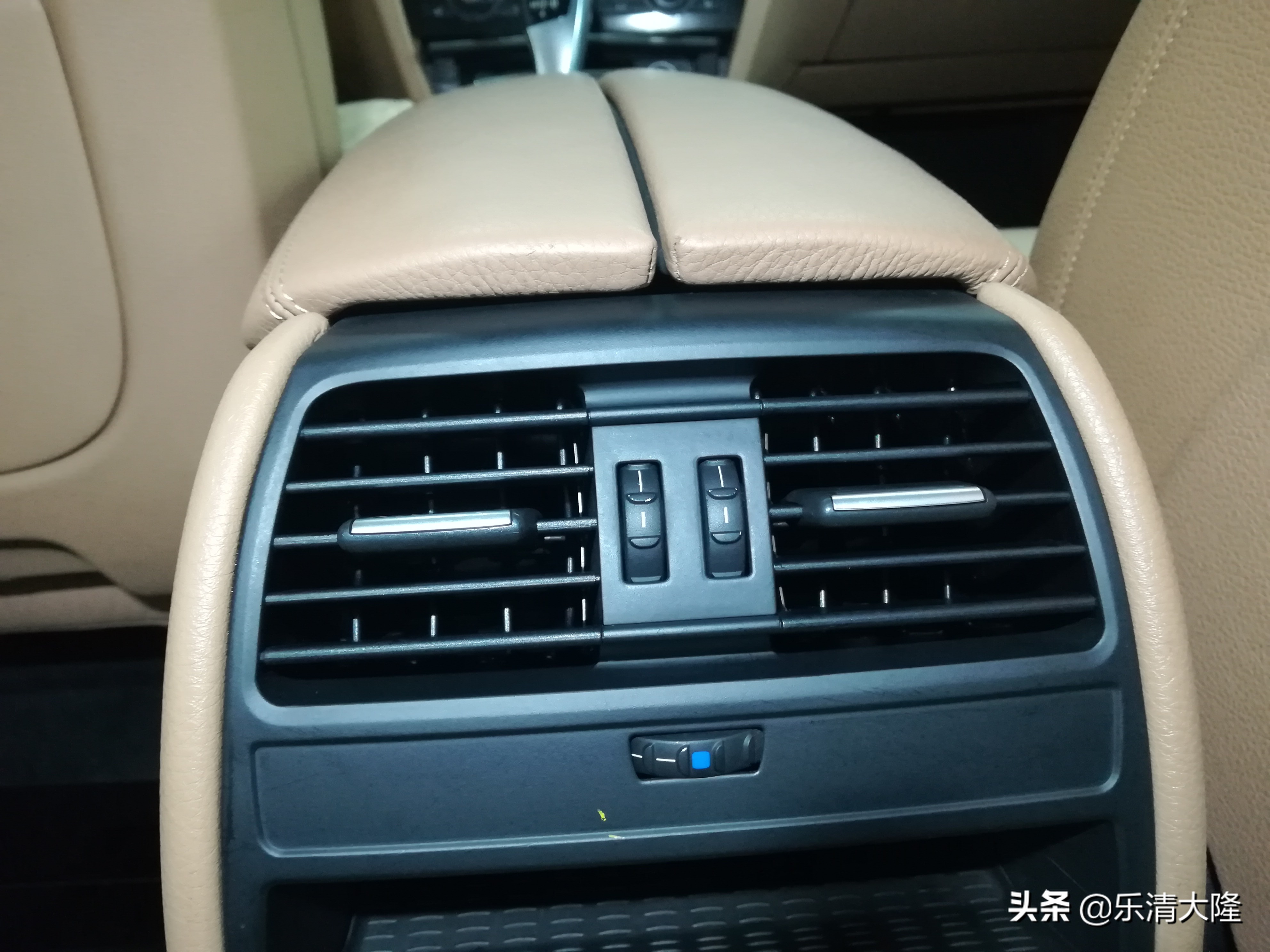 广州宝马7系内饰清洗,宝马7系发动机舱清洗