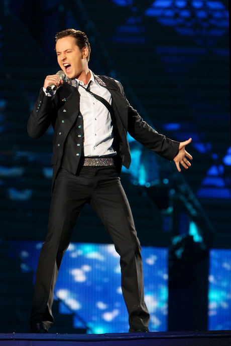 中国人这样真的好吗？把当年的海豚音王子可给玩惨了