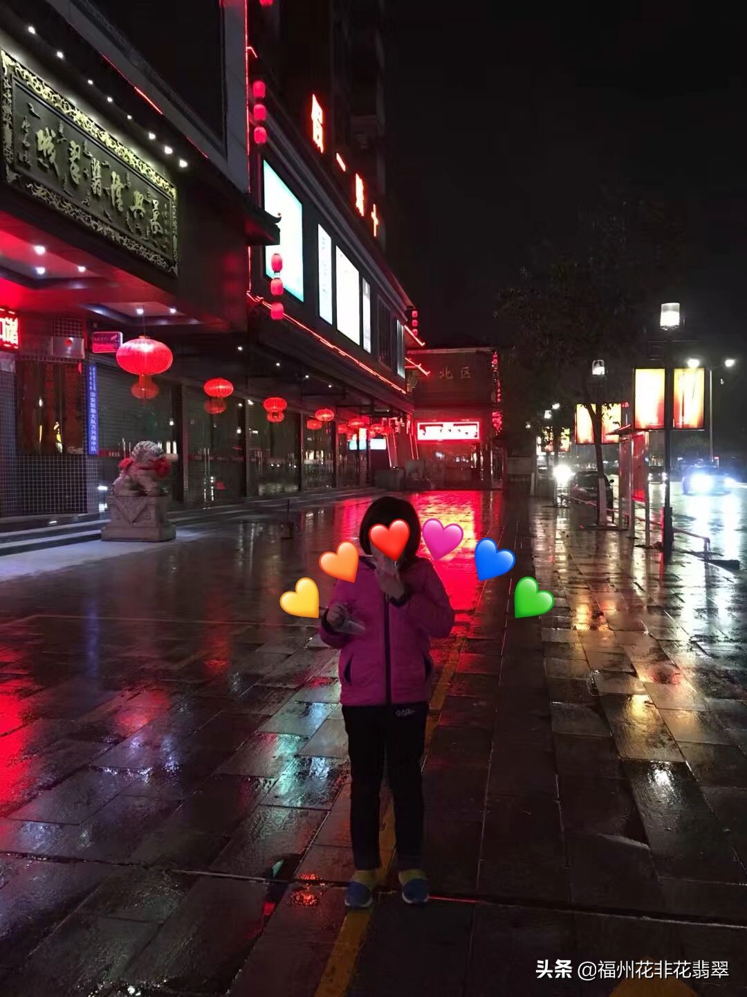 熊孩子把一桌的翡翠摔了,熊孩子扯翻玉器店