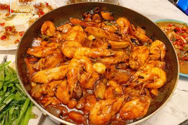 三汁焖锅黄记煌加汤吗,三汁焖锅黄记煌配什么吃