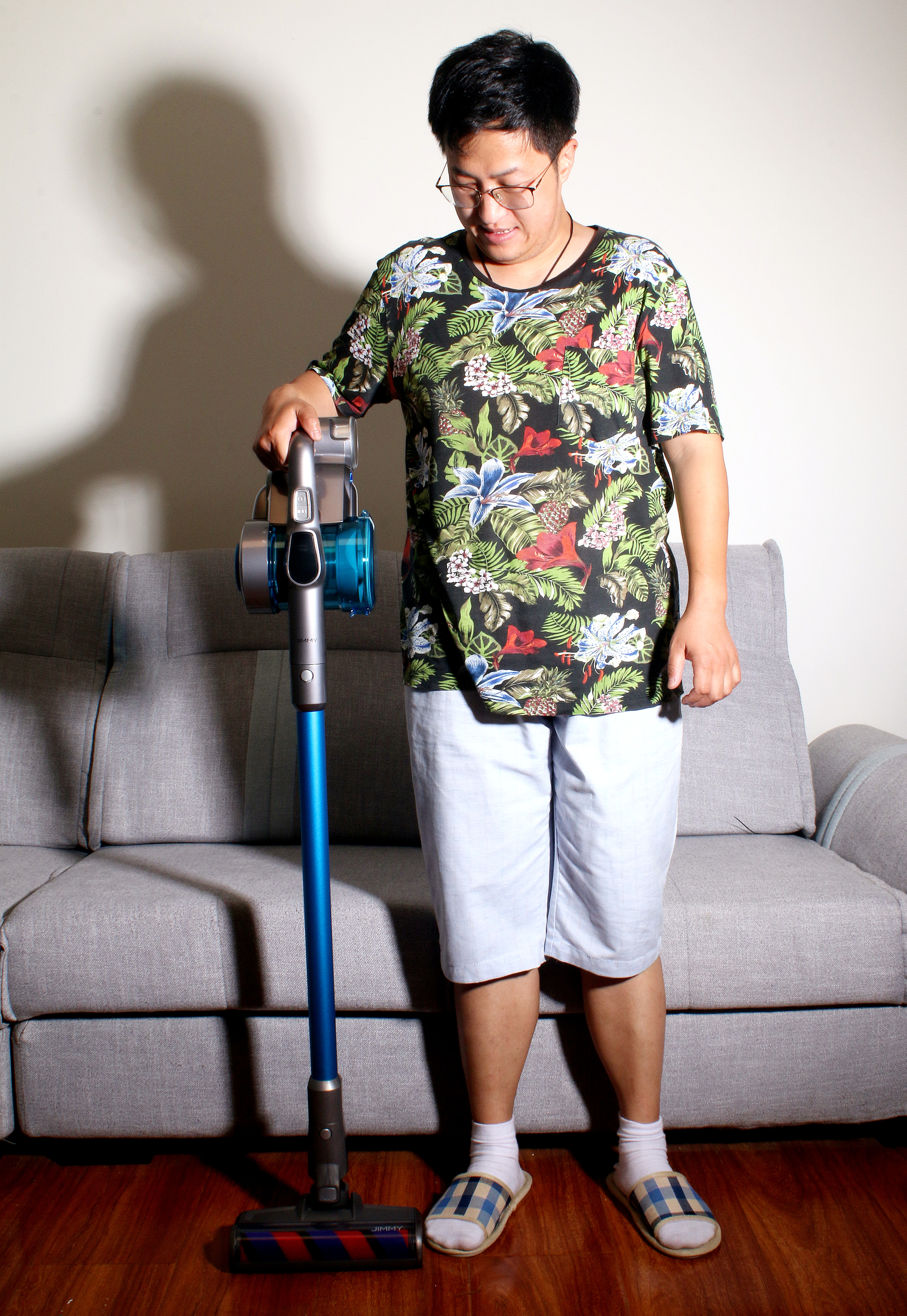 解决懒惰上瘾的吉米A6无线吸尘器：随手提，超强吸力更洁净