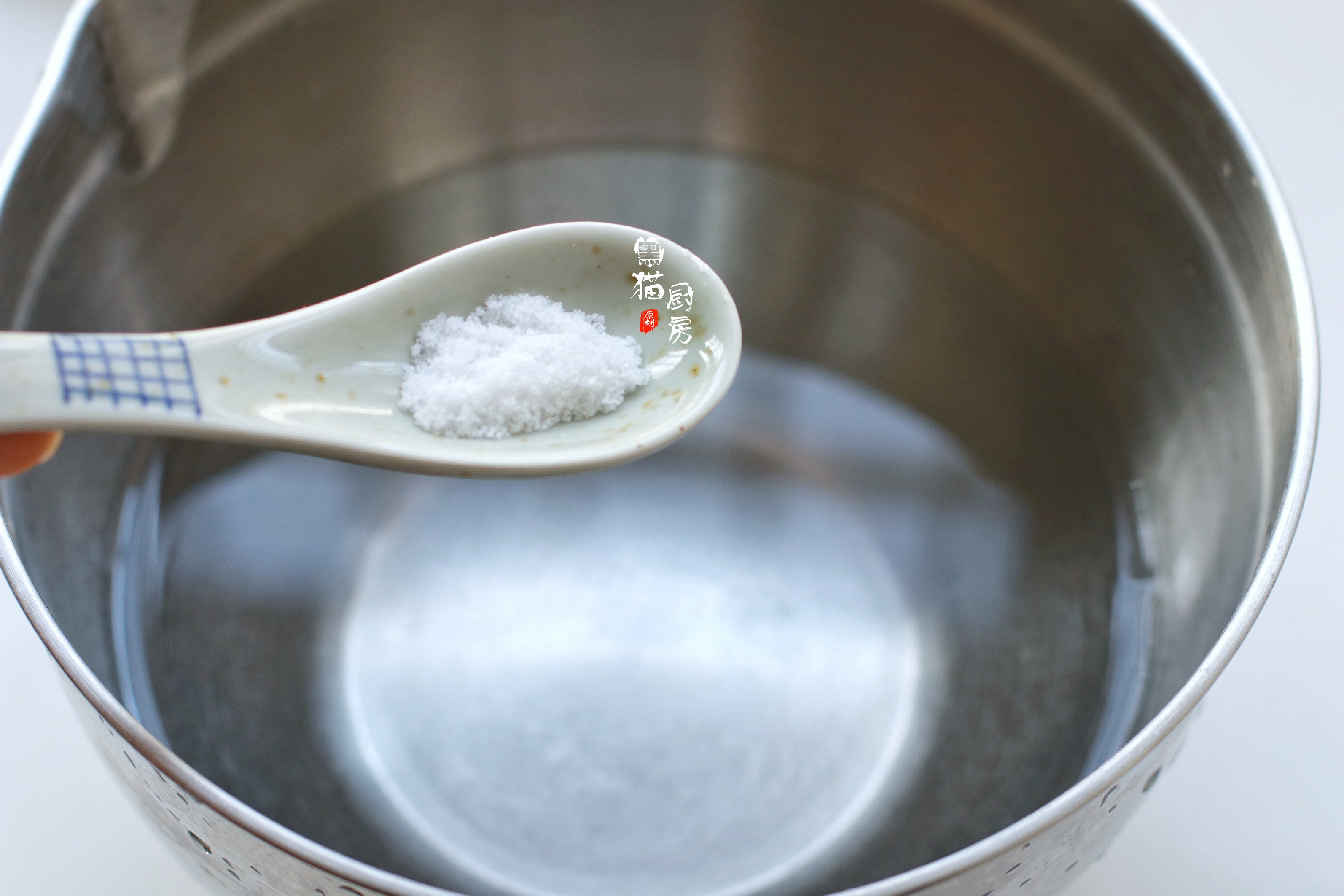 你还在用盐水泡菠萝吃吗,吃菠萝不用盐水洗的后果