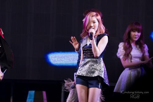 唱歌老是有喉音怎么办,唱歌挤嗓子发不出声了咋办