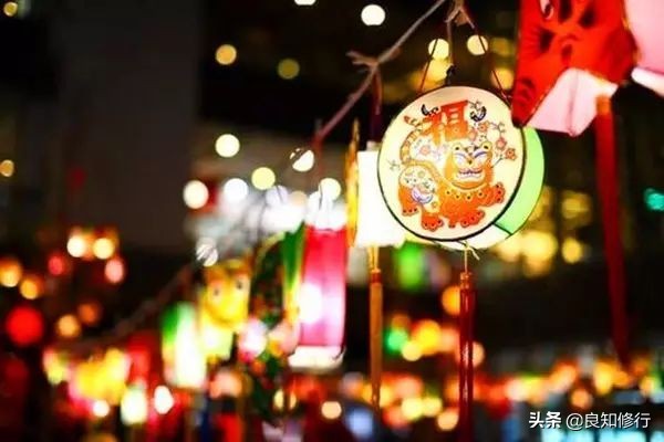 人约黄昏后月上柳梢头元宵,五言诗句唯美月上柳梢头