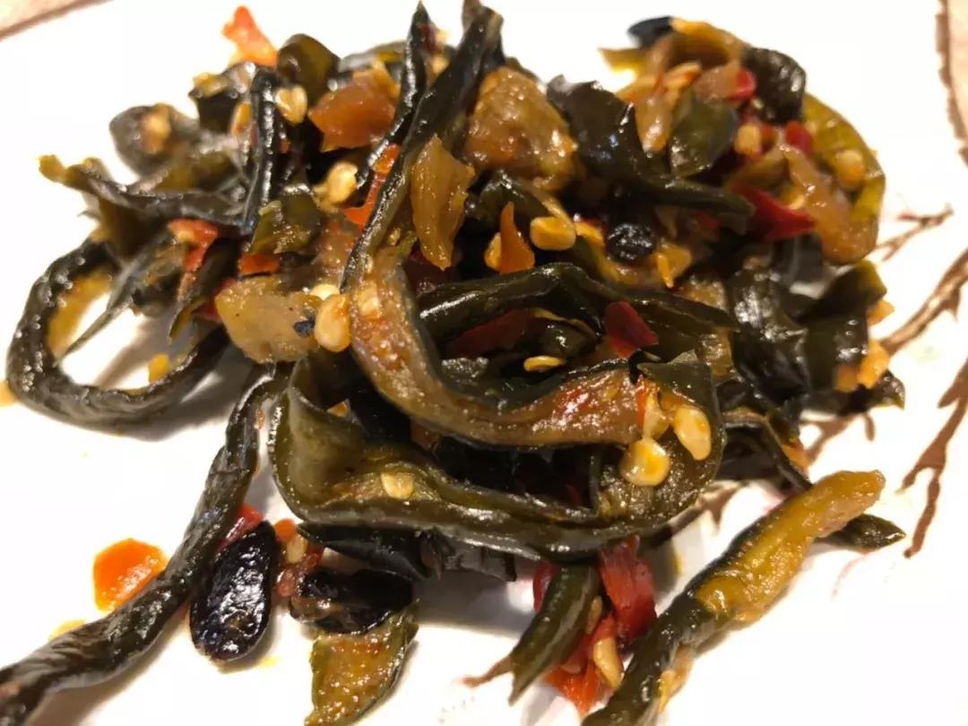 宝宝三文鱼西兰花饺子,三文鱼虾仁儿童家常做法