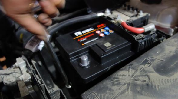 冬天汽车启动困难的原因是什么,冬季汽车启动困难解决方法