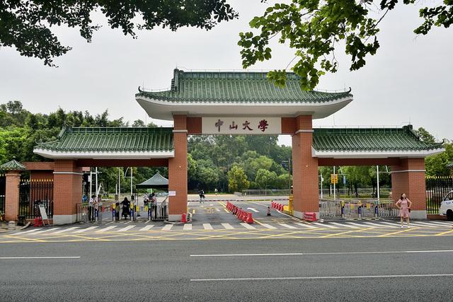 大学休学一年可以不回去吗,大学休学五年还有学籍能继续上吗