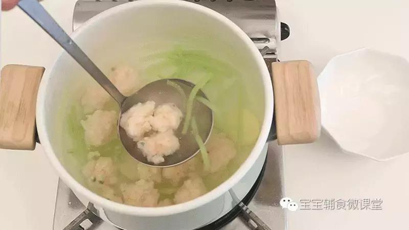 虾丸最简单的做法,好吃的家常虾丸快速学起来吧