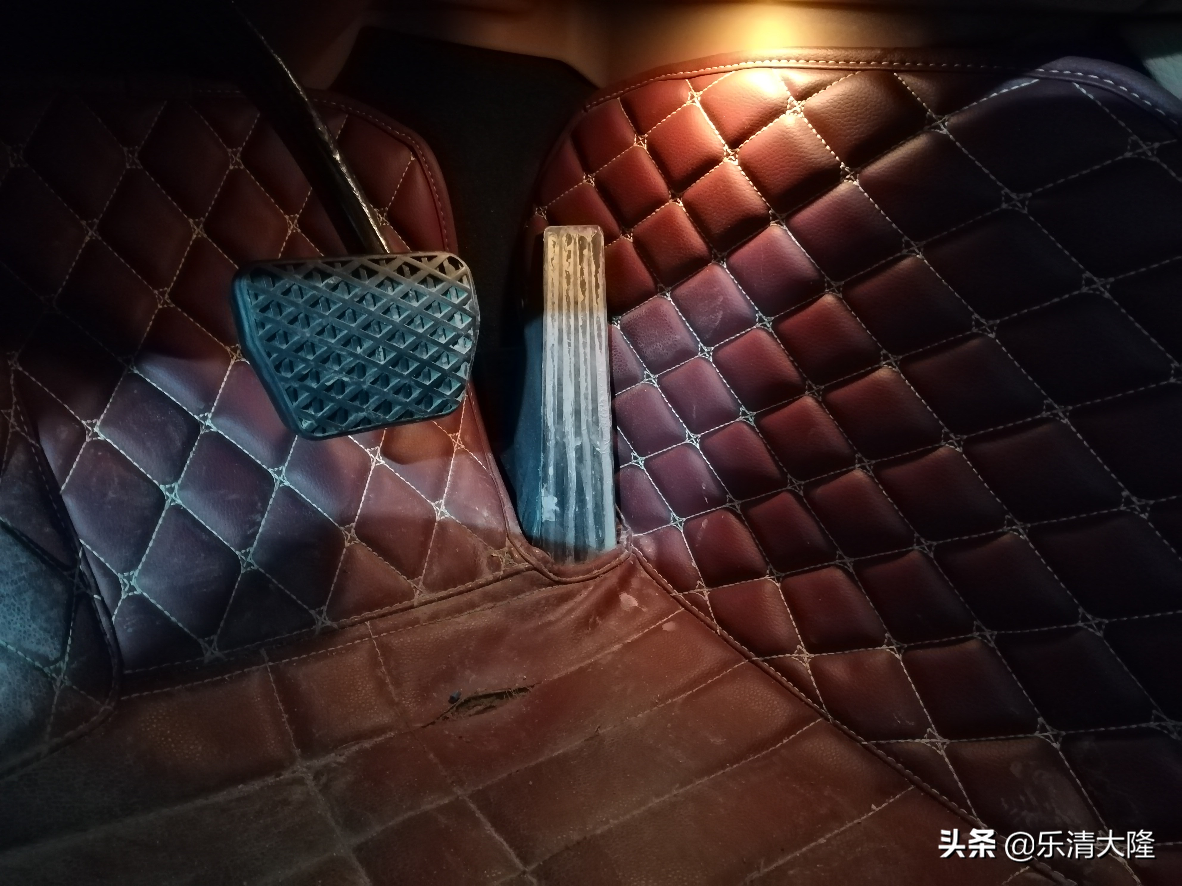 广州宝马7系内饰清洗,宝马7系发动机舱清洗