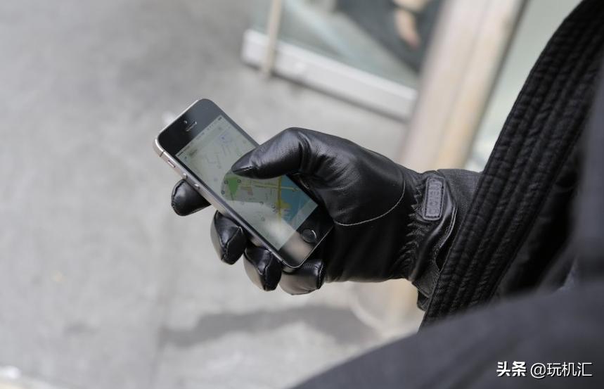 冬天用什么手机壳不冷,冬天适合用手机壳吗