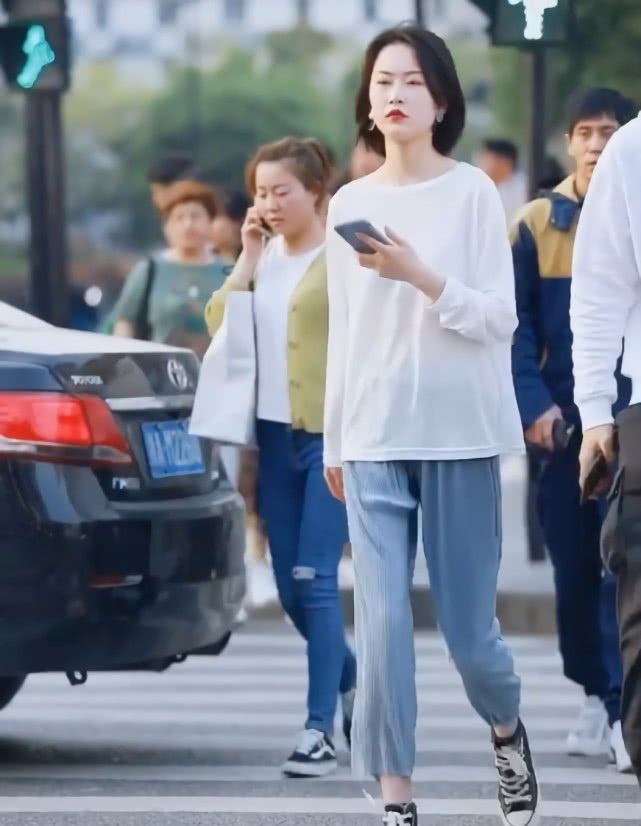 2019超流行奶奶裤时髦炸了,最近很火奶奶裤