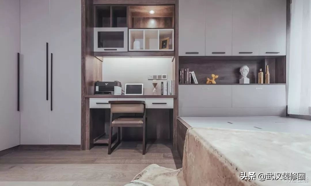 卧室太小放不下写字台,卧室太小放不下衣柜试试这样做