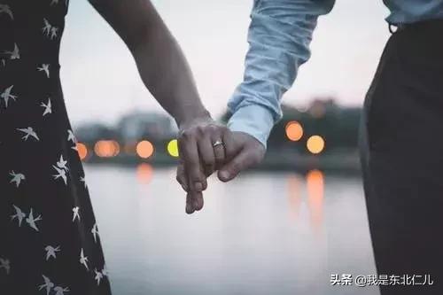 石头剪刀布520的手势,石头剪刀布倒过来念就是520