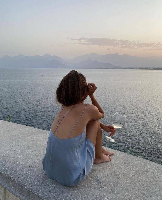 晒后皮肤疼如何快速修复,晒伤后出的晒痕如何处理