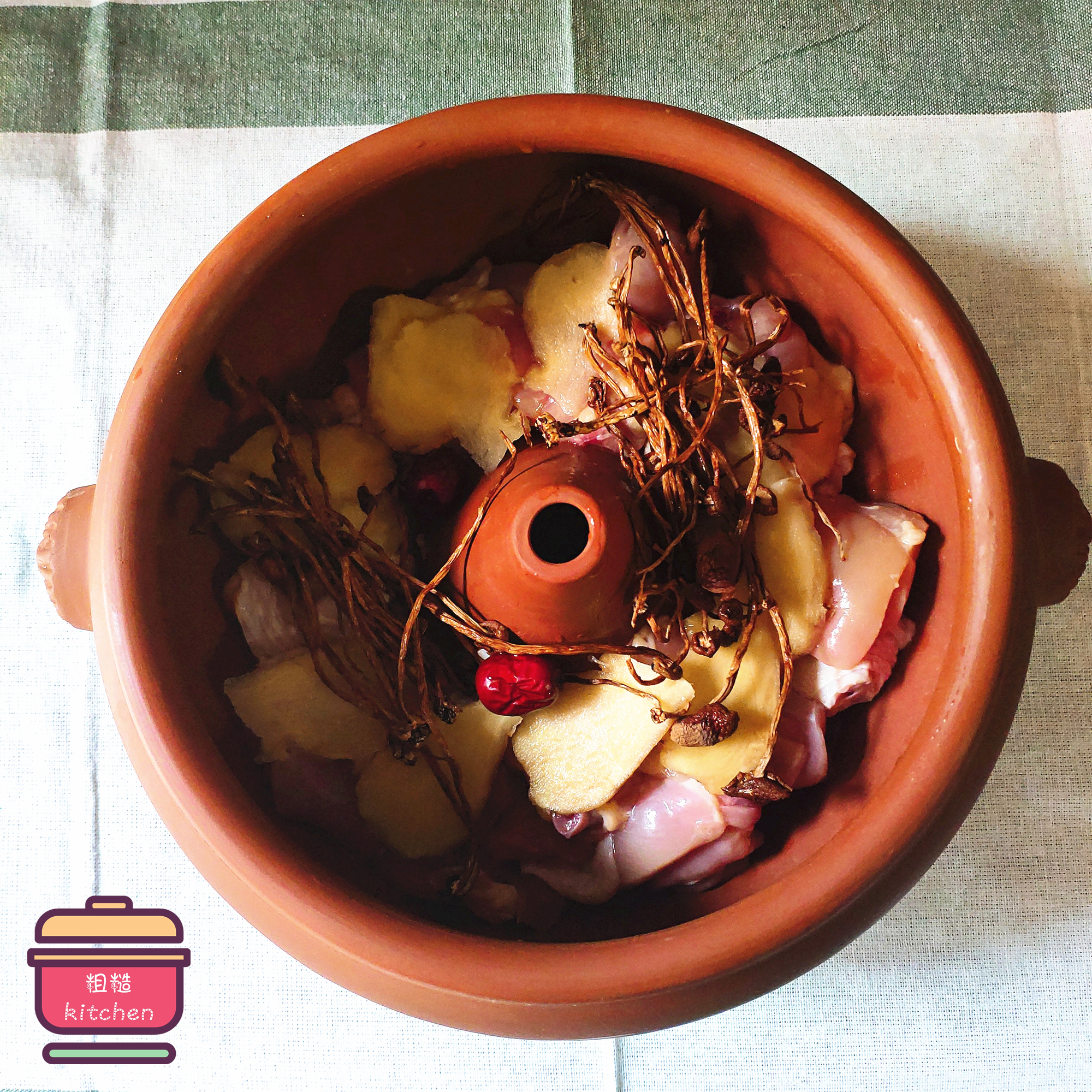 炖鸡汤的鸡肉可以做葱油鸡吗,炖鸡汤鸡肉用煸炒一下吗