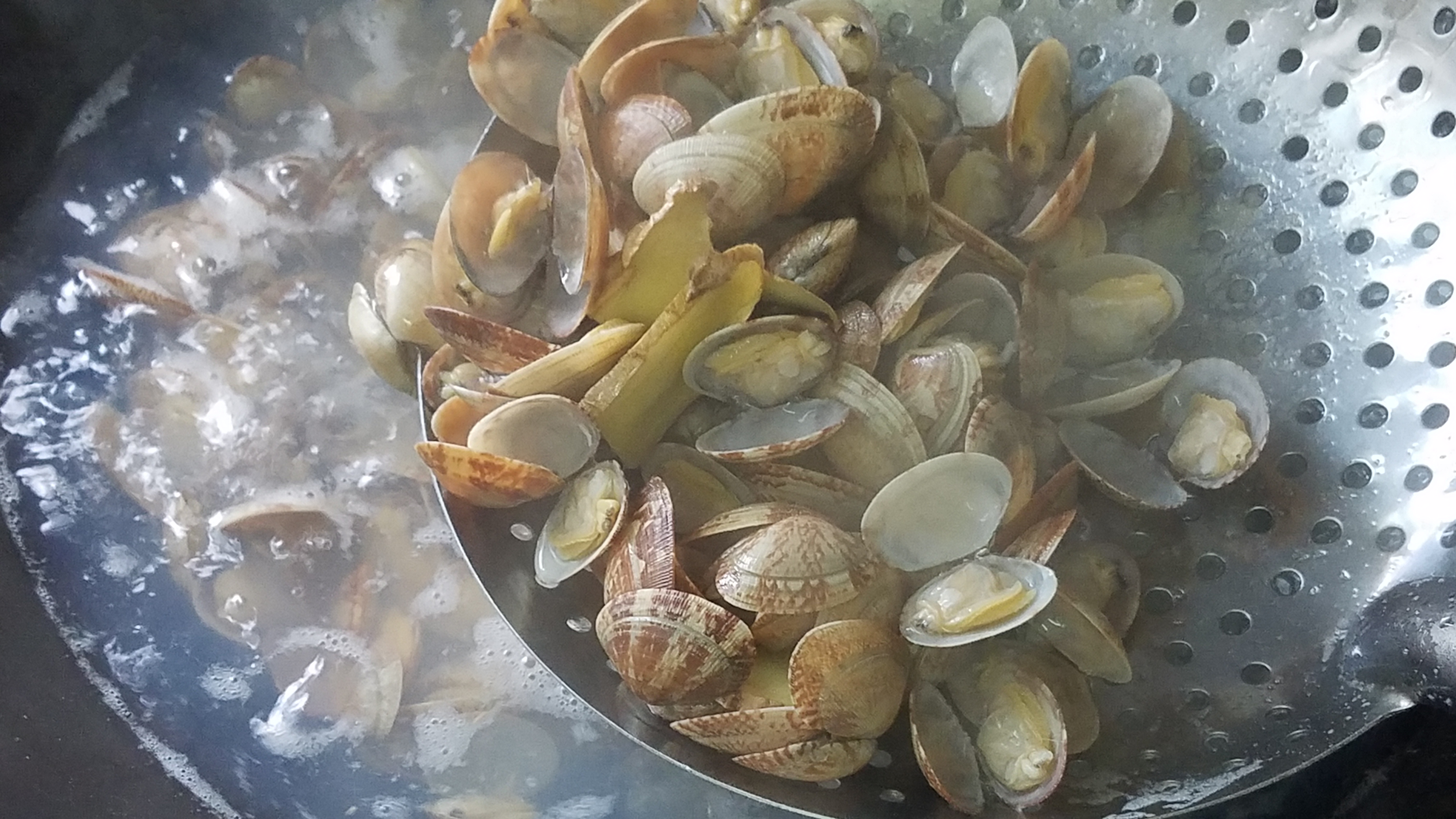 最好吃的花甲做法,这才是花甲的最佳做法