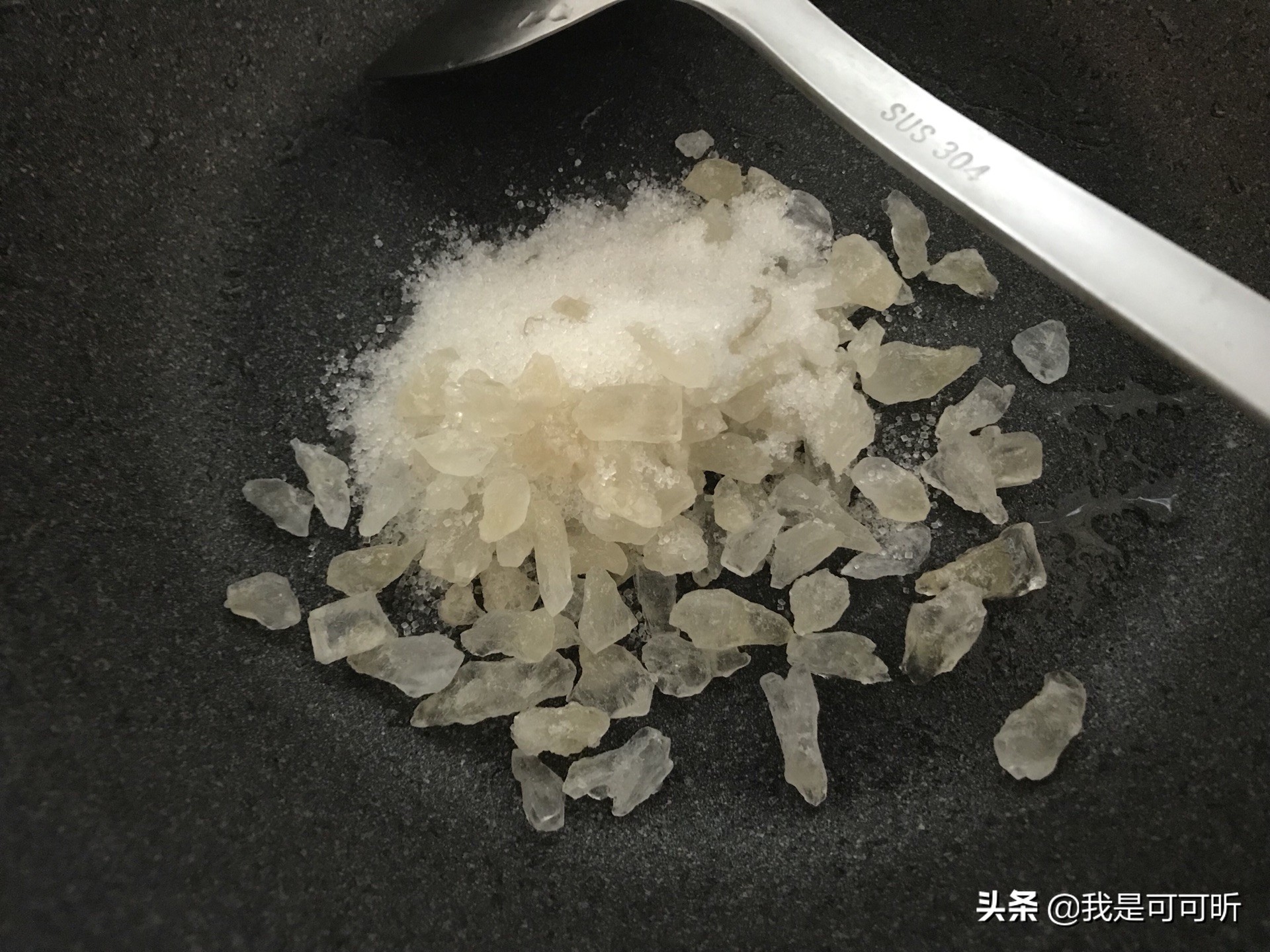 翻沙芋头不起白沙？那是因为要加这味料，软糯香甜，真的很好吃