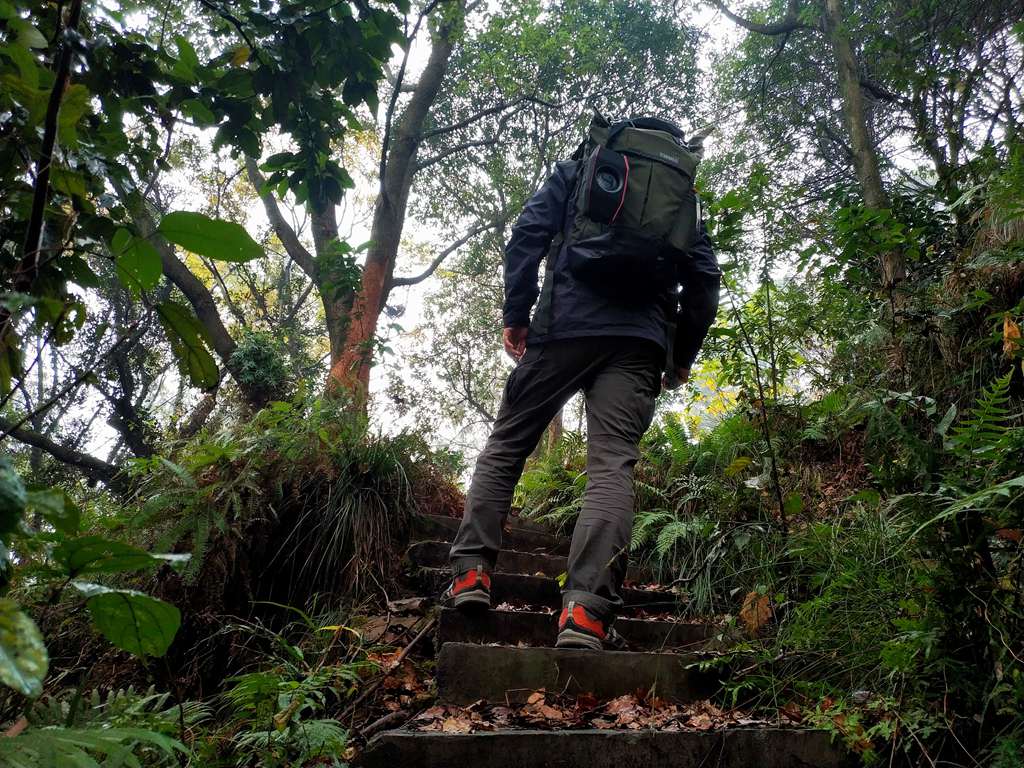 thule拓乐车载户外装备,拓乐thule25lvea背包测评