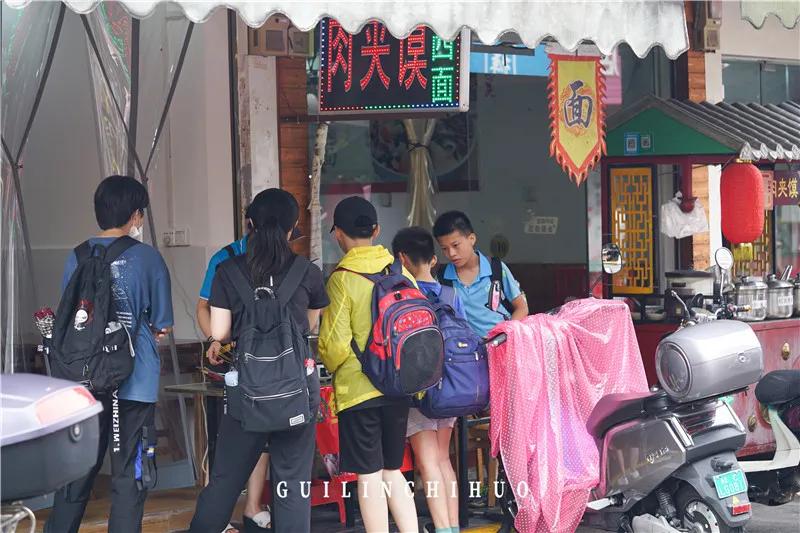 三里美食一条街,隐藏在巷子里的神秘小吃