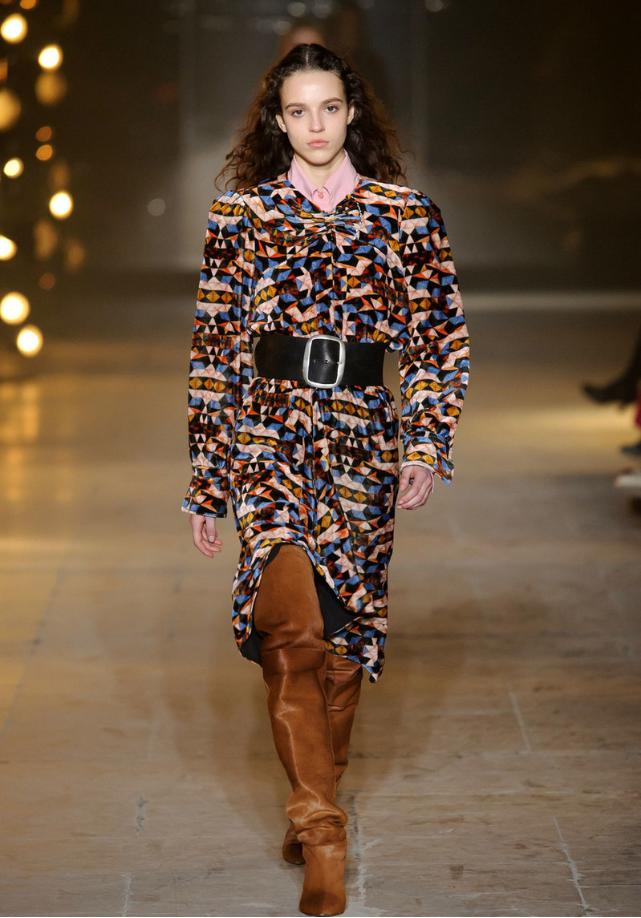 真正懂时髦的女人春天很少穿深色,懂时尚的女人都擅长配色