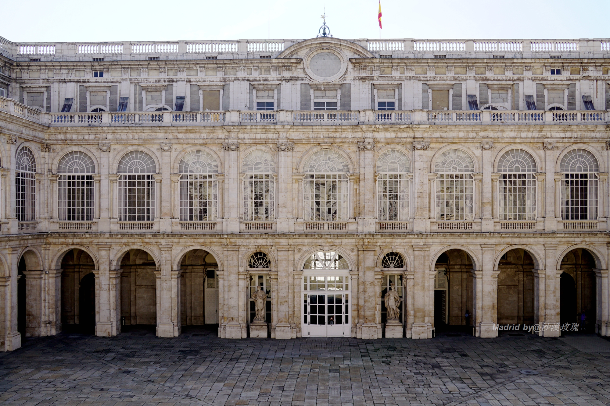 仿造凡尔赛宫的欧洲第三大王宫，两代国王的华丽梦想