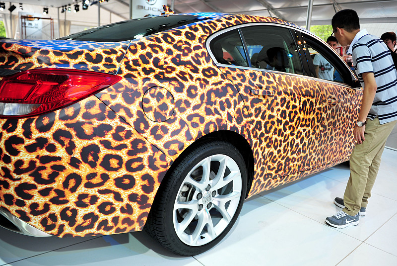 汽车车漆养护最好的方法,车子脏了简单洗一下