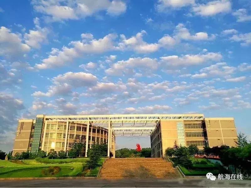 高中生的福利，带你走进山东交通职业学院，入学签订就业协议，保障100%就业，正式工作后，缴纳五险一金