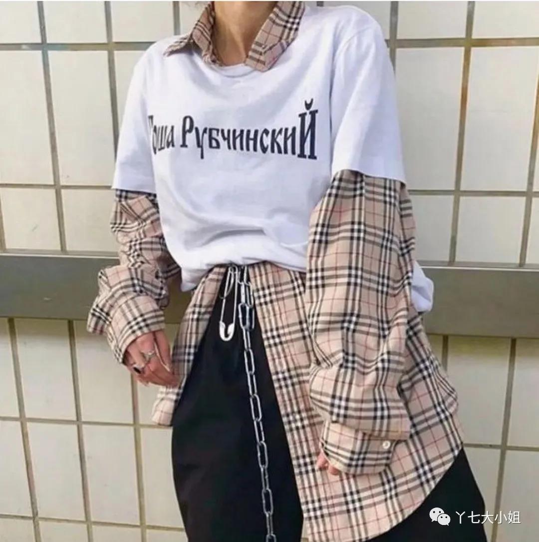 夏季衬衫和t恤叠穿方法,学t恤叠穿混搭法