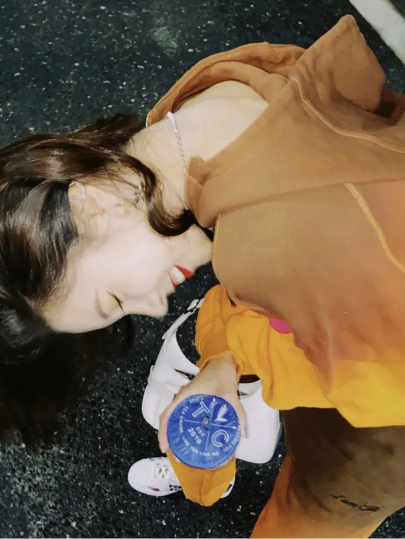 入秋必备的卫衣,入秋必备10款卫衣