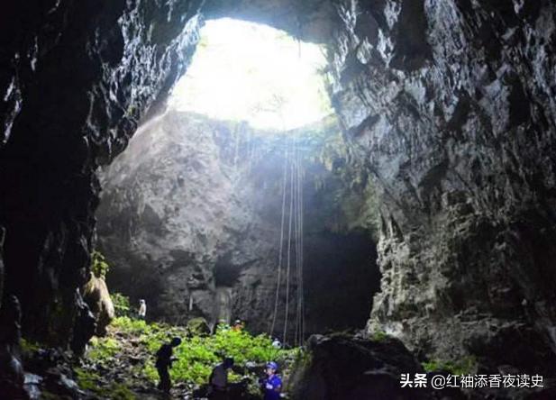 湖北一神秘山洞每年吐鱼上万斤,湖北一山洞常年吐鱼在哪里
