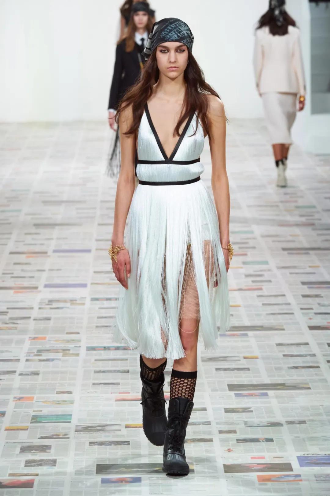 2022巴黎时装周秋冬大衣,2020秋冬巴黎时装周