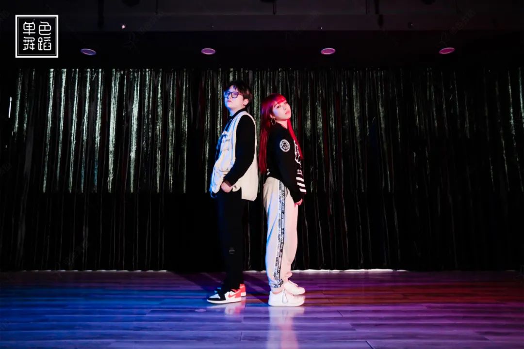 舞蹈5个基本步法,舞蹈五个技巧