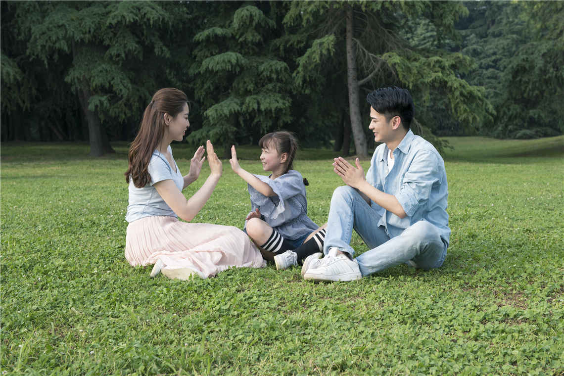 孩子脚上肿了一个包是怎么回事,孩子脚上起了个疙瘩后来就肿了