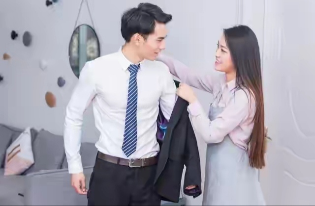 女孩恋上已婚男怀孕后被残忍抛弃,已婚男爱上年轻姑娘意外怀孕