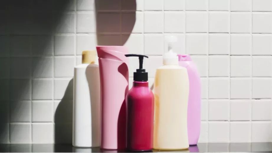 男人们醒醒吧，别再用女士沐浴露了