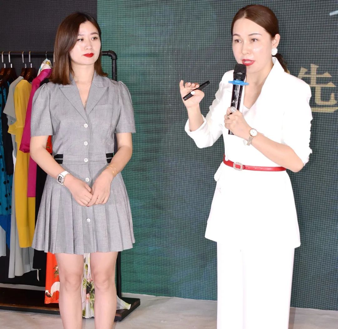 环亚薇妮体雕·薇妮LADY优雅学堂·圆满结束