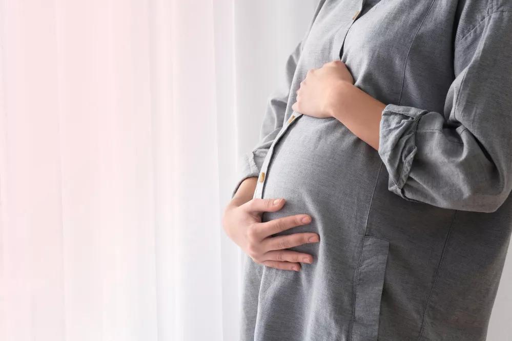 产妇b超显示头部偏大,孕期单纯股骨偏小