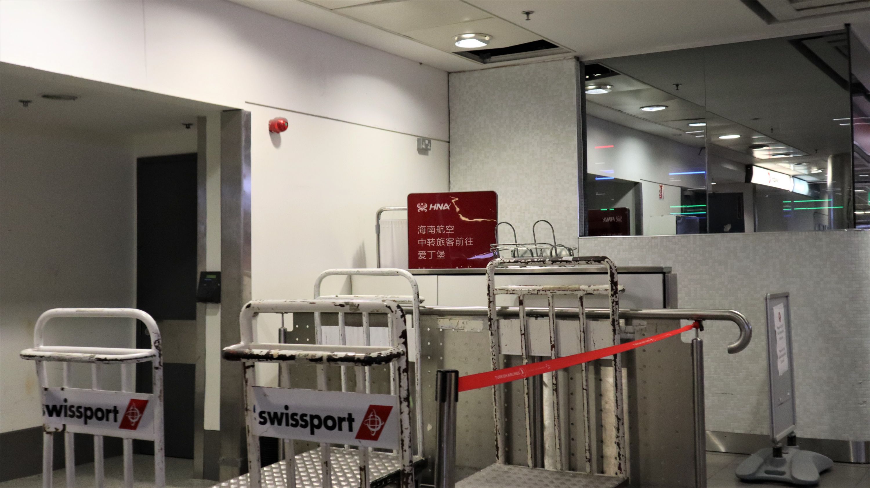 票价100块的欧洲超短线！座椅比国内廉航还窄，坐几分钟都受不了