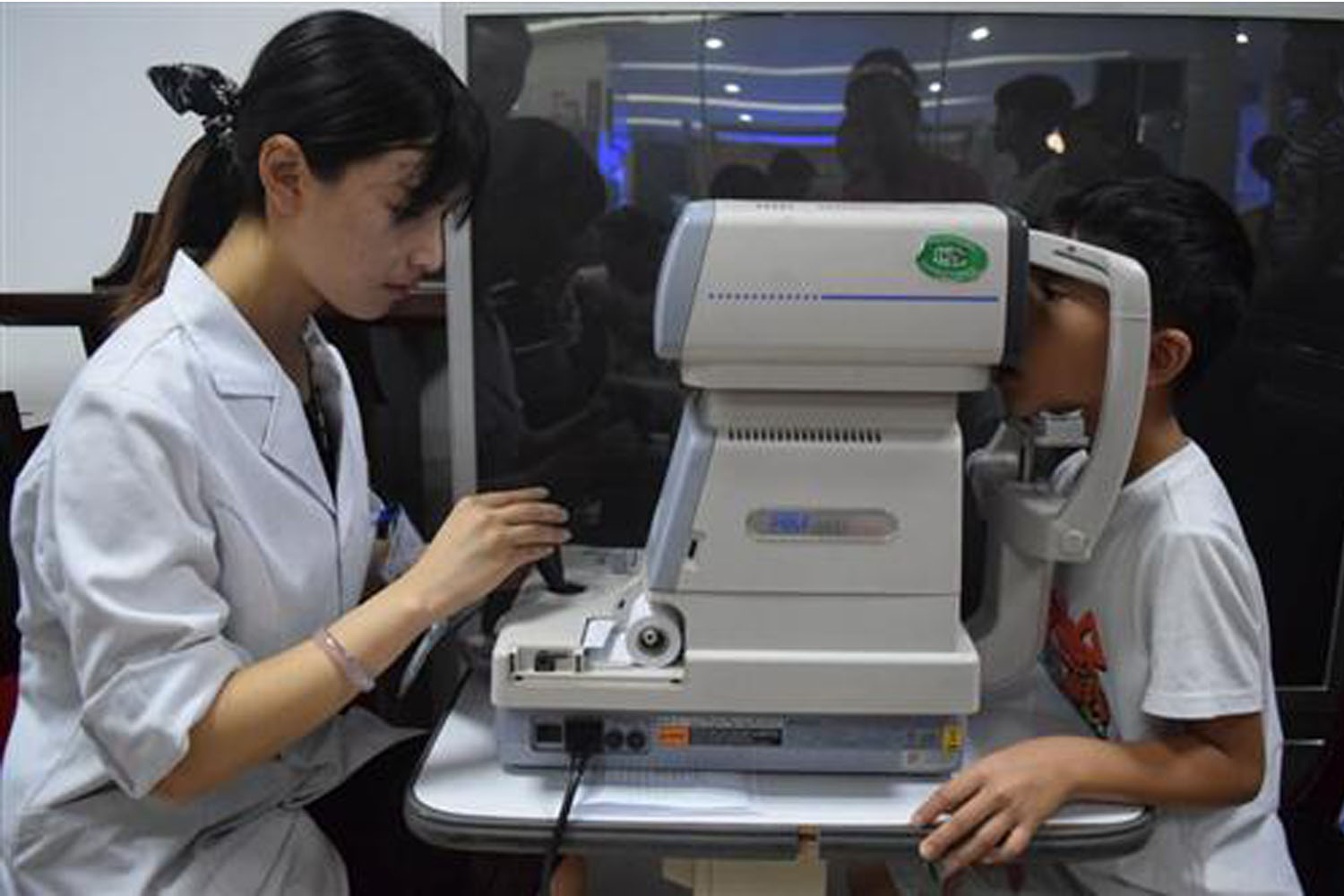 8岁孩子近视已经200度了怎么办,小孩8岁近视1800度怎么回事